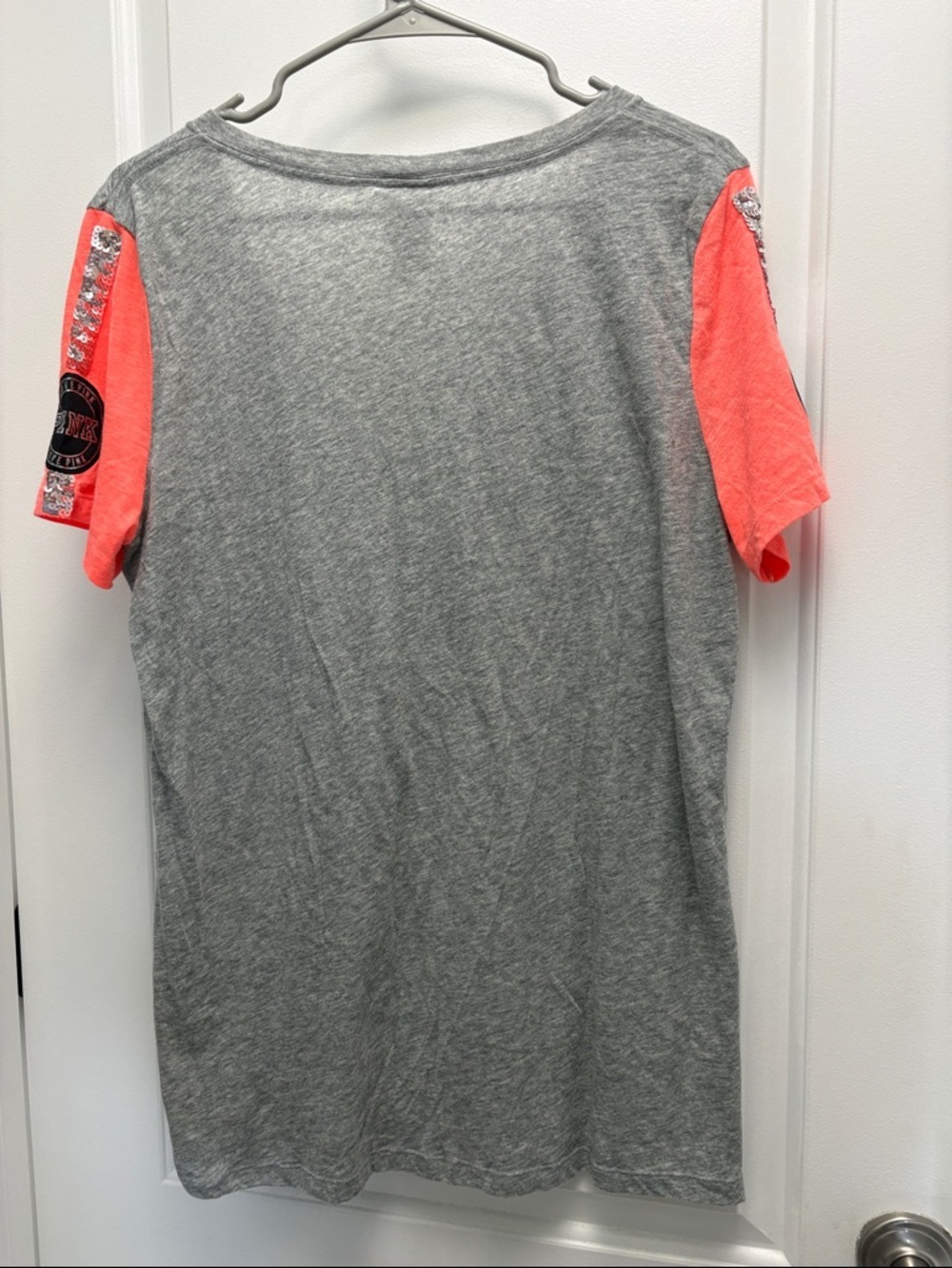 Y2K Victoria’s Secret PINK Bling Sequin Logo V-Neck Tee Large - Picture 7 of 8